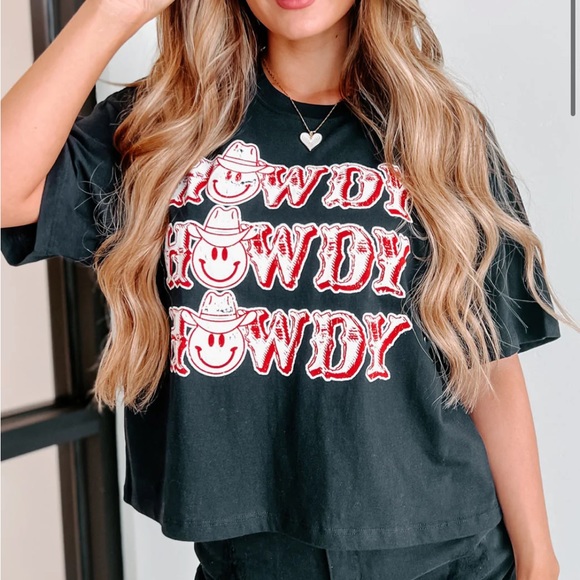 RELISTED Howdy Smiley Crop Top Graphic Tee - Picture 2 of 5